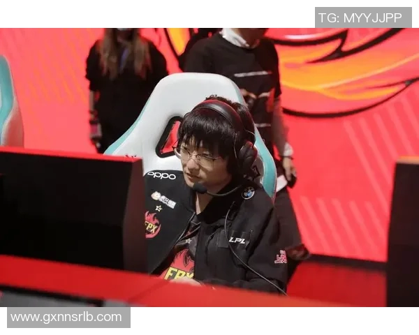 S15电竞总决赛CSGO中FPX包夹战术的成功与失误分析 S15电竞总决赛CSGO中FPX包夹战术的成功与失误分析