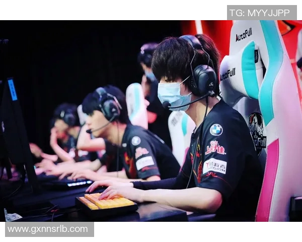 探讨FPX战队中CSGO选手的个人能力与团队协作的关系实时新闻